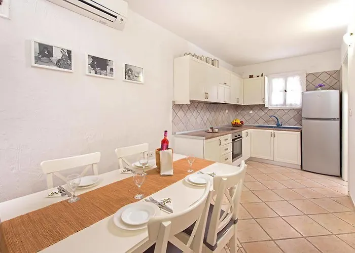 فيلة Petra House