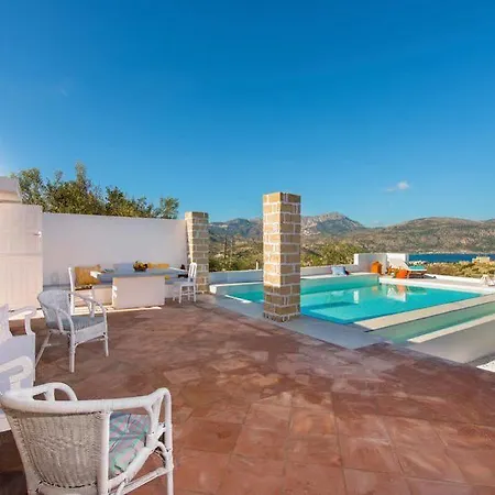 Villa Petra House *